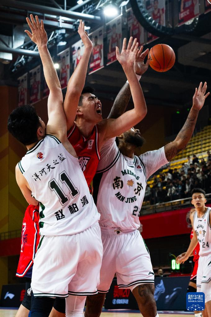 世界赛lol-CBA常规赛：广州朗肽海本胜南京天之蓝|广州朗肽海本队|男子篮球|职业联赛|篮球职业联赛|新华社_新浪体育_新浪新闻