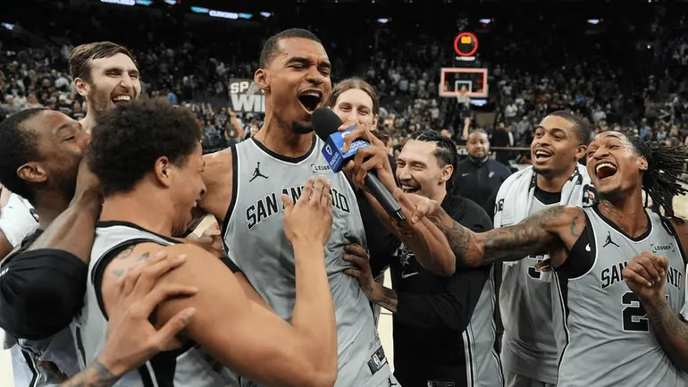 世界赛lol-超级崛起！马刺本赛季豪取62胜20负，比上赛季多赢了28场